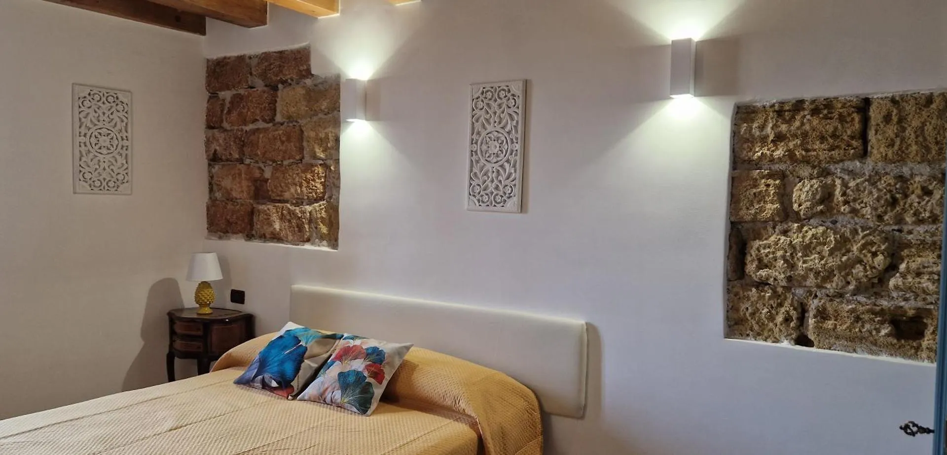 Apartment 2 Sicilie Rooms And Suite In Centro Palermo Italy